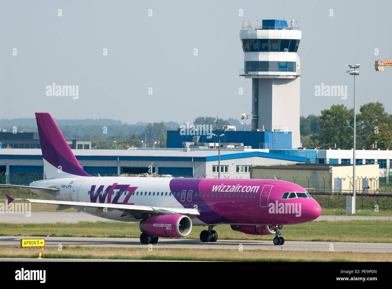 Compagnia aerea a basso costo Wizzair aeromobile Airbus A320-232 in Aeroporto Lech Walesa di Danzica, Polonia. 9 agosto 2018 © Wojciech Strozyk / Alamy Stock Photo Foto Stock