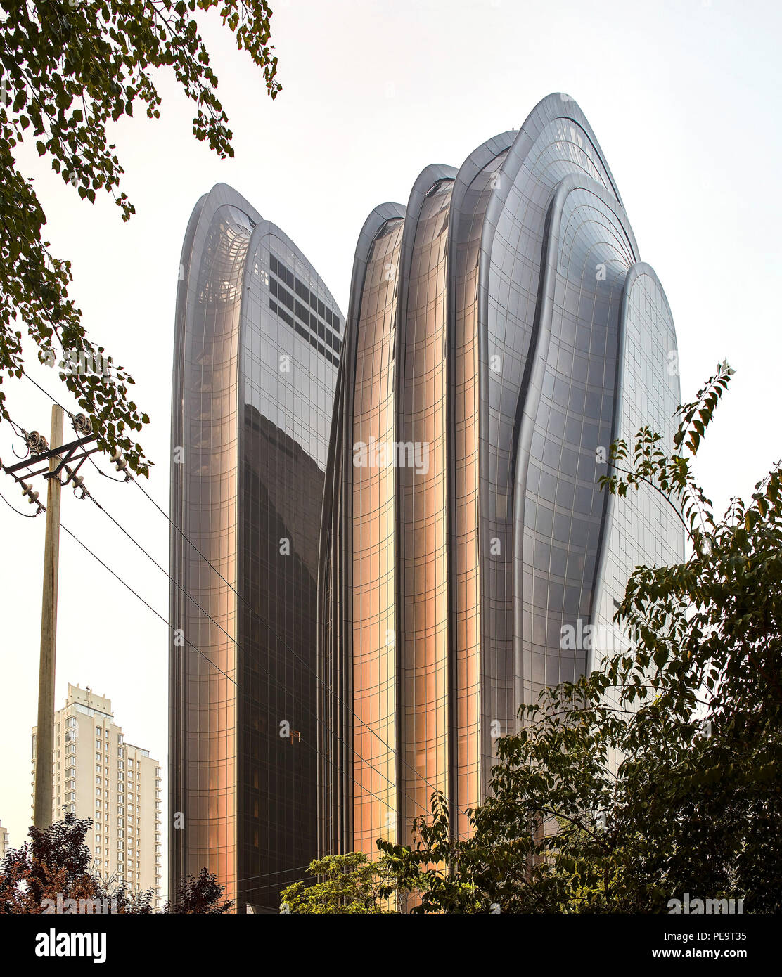Vista esterna. Chaoyang Park Plaza Beijing in Cina. Architetto: MAD Architects, 2017. Foto Stock