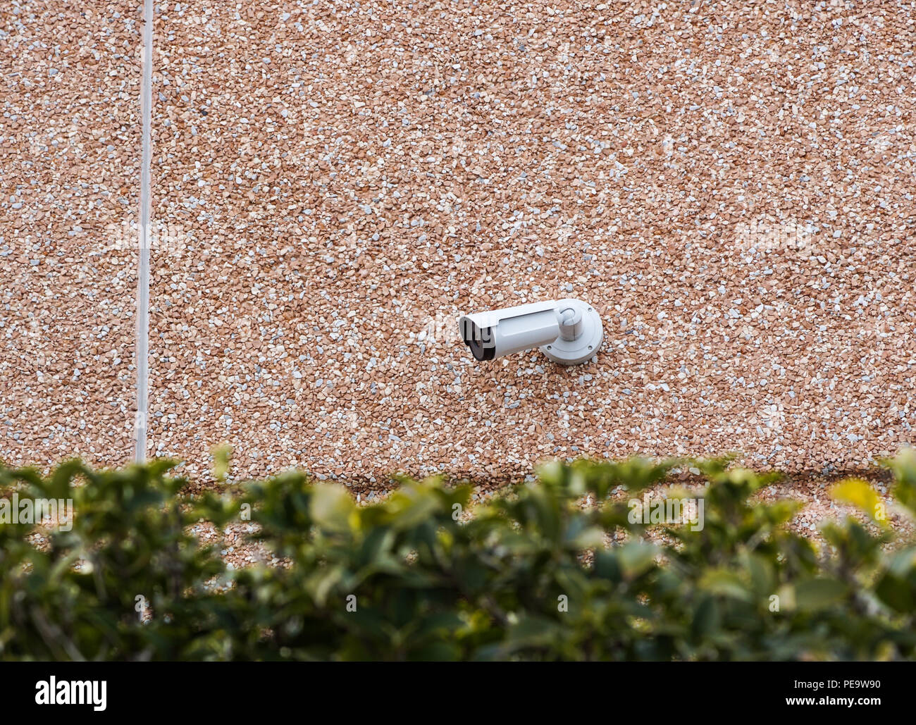 Outdoor bullet telecamera TVCC sulla parete, spazio per il testo. Concetto - Tecnologia e sicurezza Foto Stock
