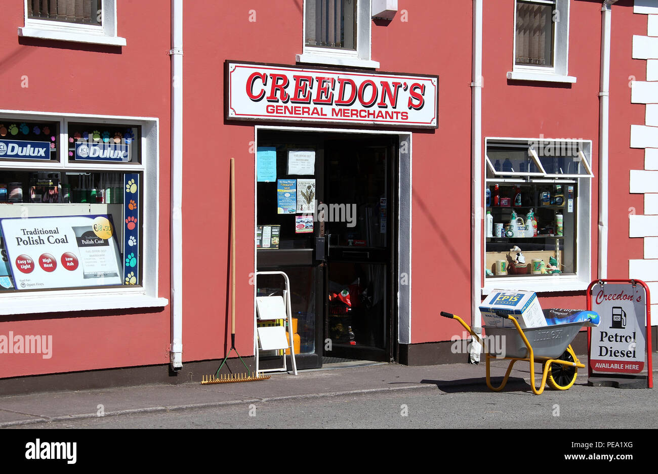 I mercanti generale shop in Irlanda Foto Stock