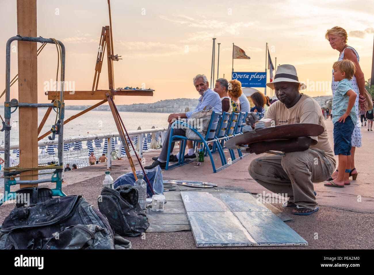 Artista di strada a Promenade des Anglais, Nizza Foto Stock