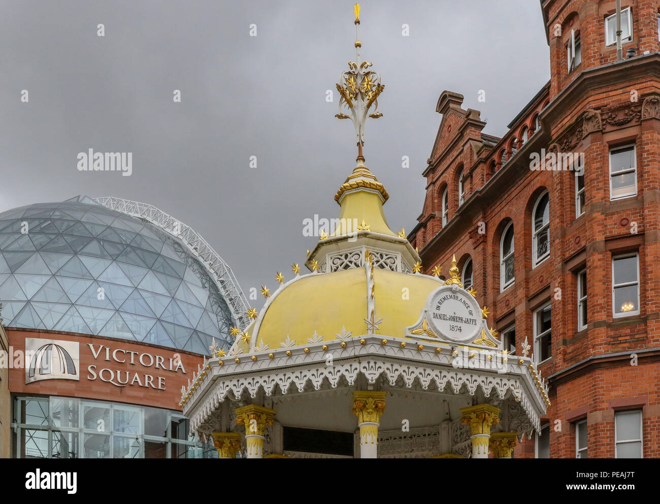 La fontana di Jaffe Belfast. Il Vittoriano fontana commemorativa di Daniel Joseph Jaffe è in Victoria Square. Foto Stock