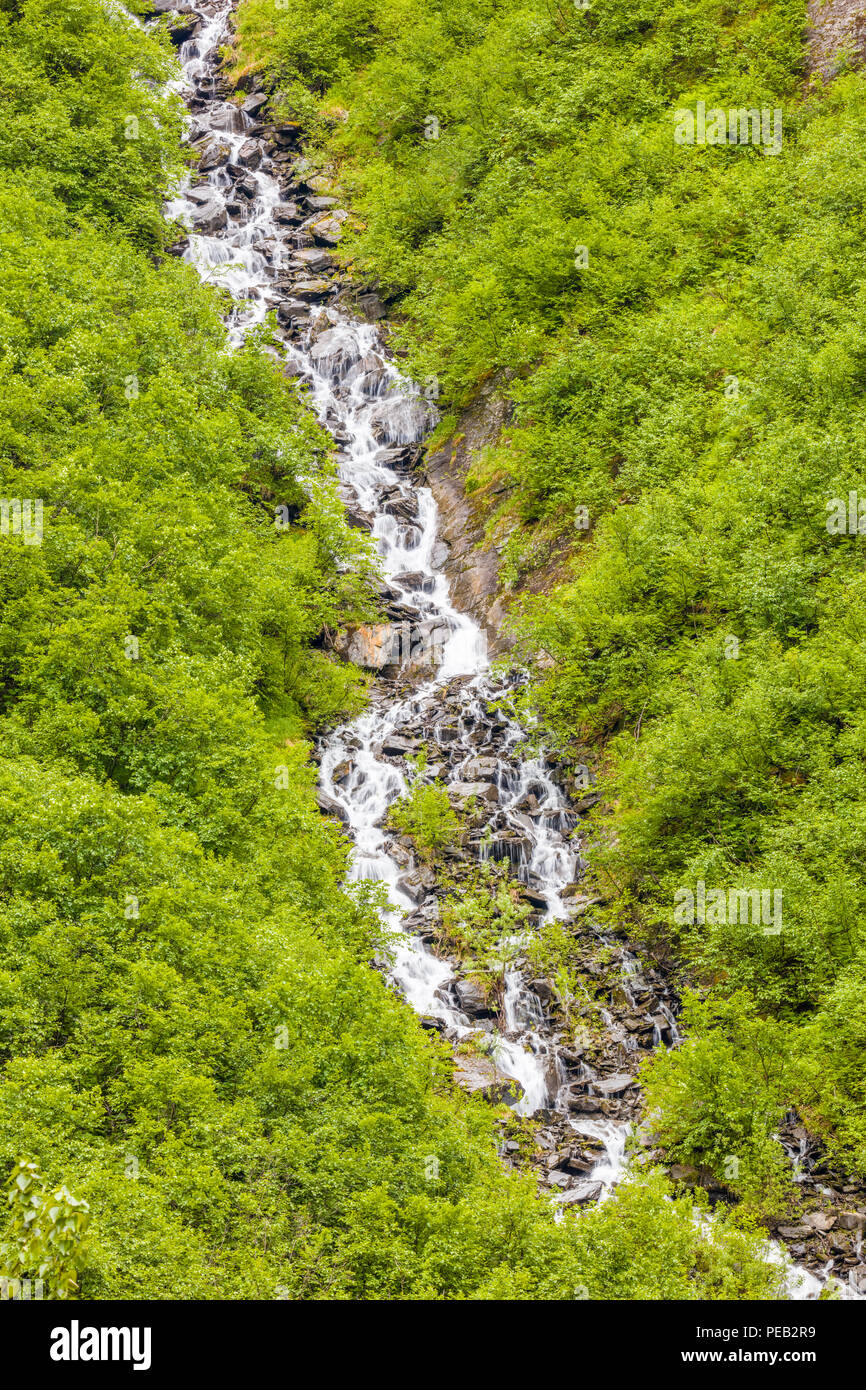 Estate cascate in Keystone Canyon sulla Richardson Highway in Valdez Alaska Foto Stock