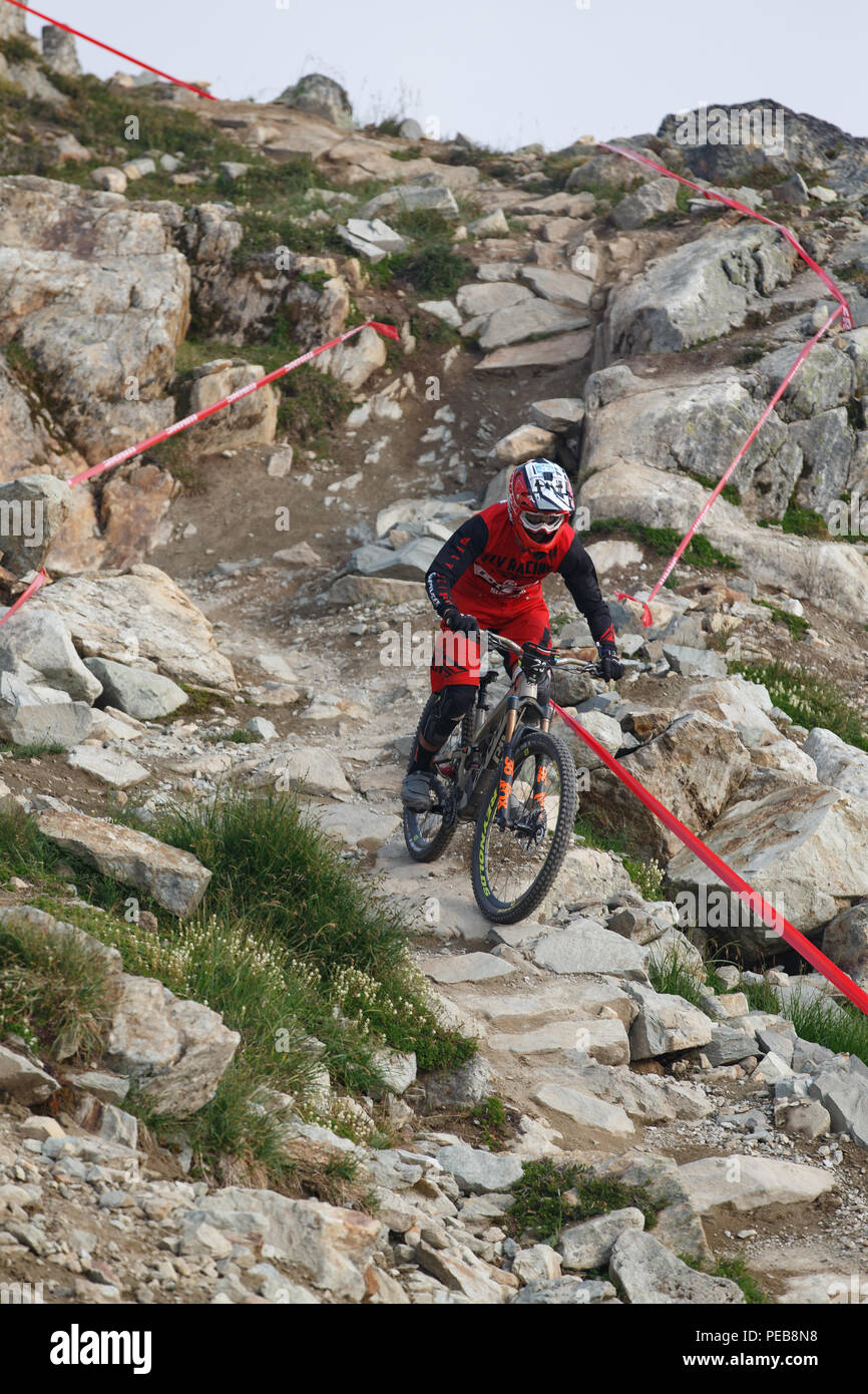 Whistler, Canada. Il 15 agosto 2018. Whistler, British Columbia, Canada. 12 Agosto, 2018. Eddie Masters (NZL) racing per il terzo posto nel pro uomini divisione a agosto 12, 2018 Enduro World Series Camelbak Canadian Open Enduro presentato dalla manifestazione specializzata in Whistler, British Columbia, Canada. Credito: Ironstring/Alamy Live News Credito: Ironstring/Alamy Live News Foto Stock