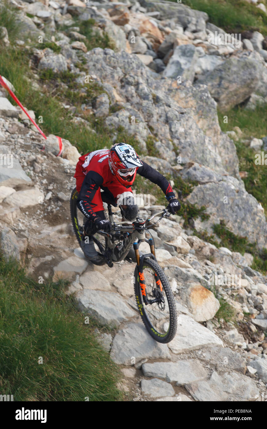 Whistler, Canada. Il 15 agosto 2018. Whistler, British Columbia, Canada. 12 Agosto, 2018. Eddie Masters (NZL) racing per il terzo posto nel pro uomini divisione a agosto 12, 2018 Enduro World Series Camelbak Canadian Open Enduro presentato dalla manifestazione specializzata in Whistler, British Columbia, Canada. Credito: Ironstring/Alamy Live News Credito: Ironstring/Alamy Live News Foto Stock