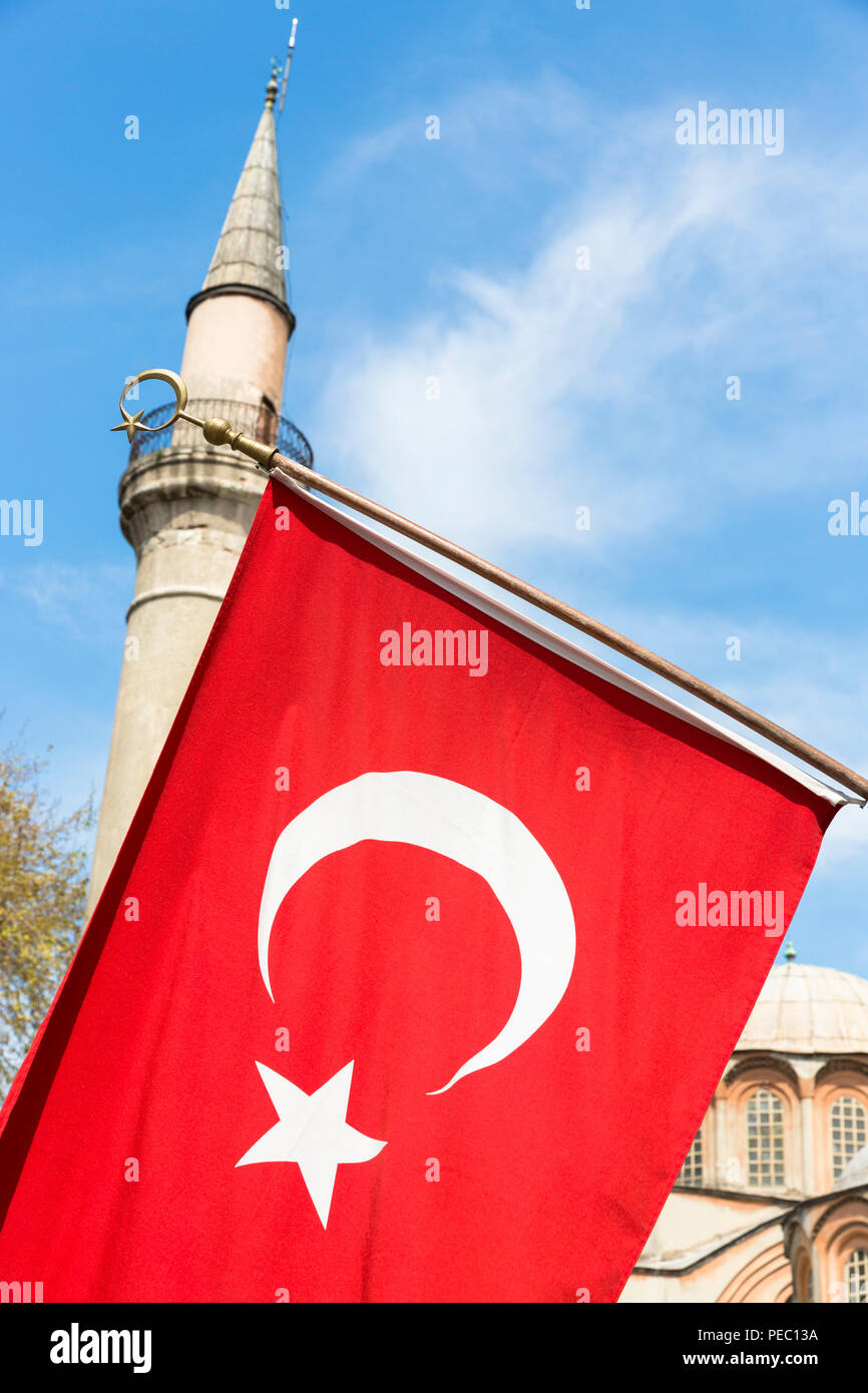 Bandiera turca a Istanbul, Repubblica di Turchia Foto Stock