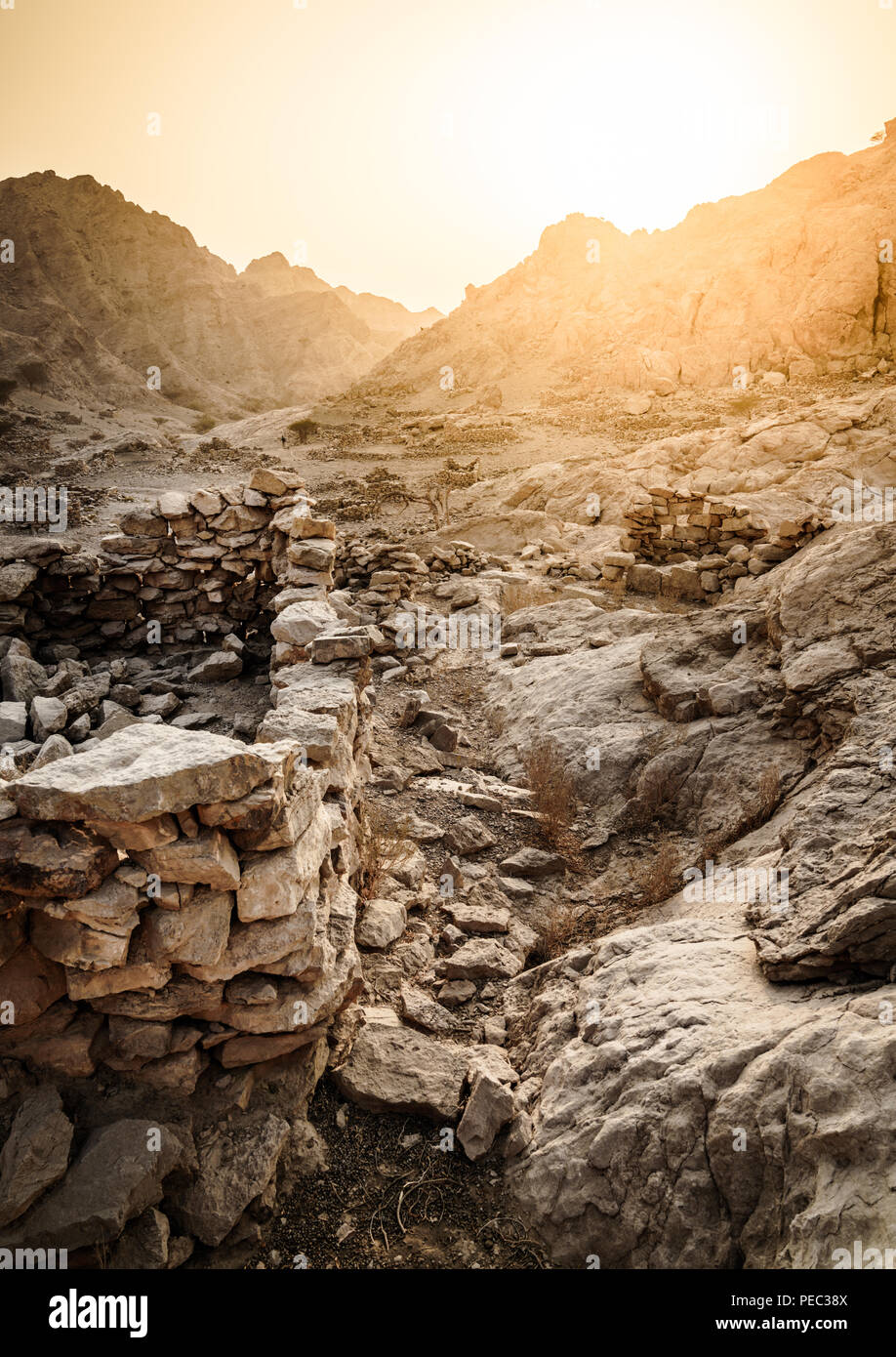 Le rovine di un antico villaggio di montagna di Ras Al Khaimah Emirati arabi uniti Foto Stock