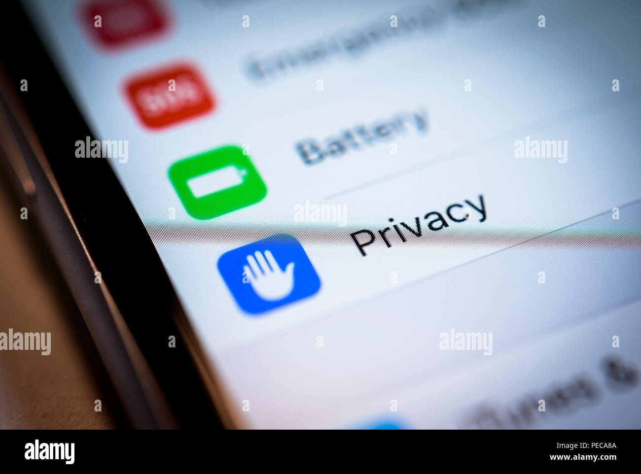 Le impostazioni sulla privacy visualizzati su un iPhone, iOS, smartphone, display close-up, dettaglio, Germania Foto Stock