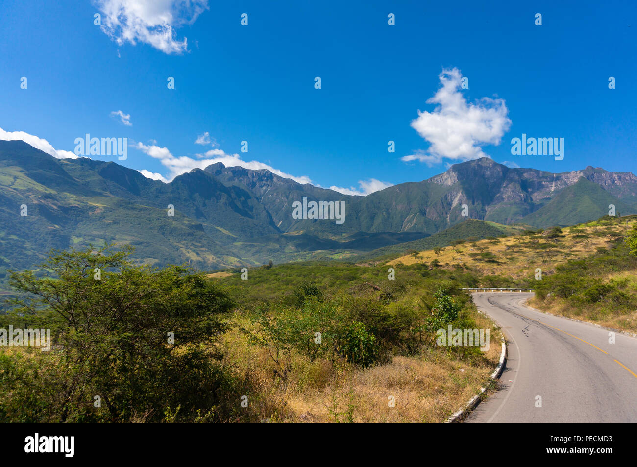 Ande montagne paesaggio del Perù nord Foto Stock