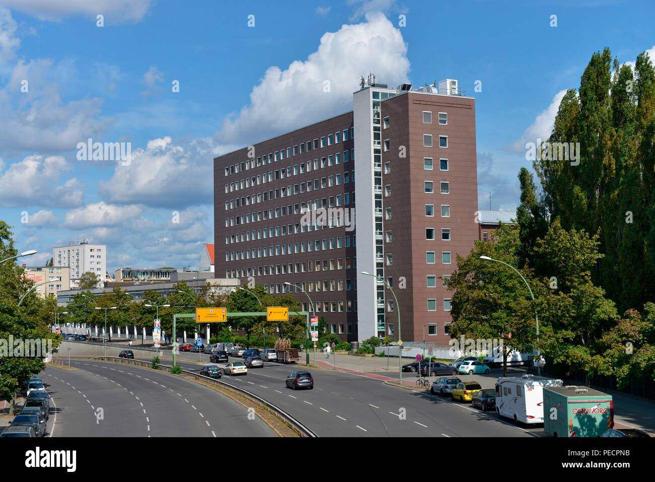 Bundesamt fuer Migration und Fluechtlinge, Bundesallee, Wilmersdorf, Berlino, Deutschland Foto Stock