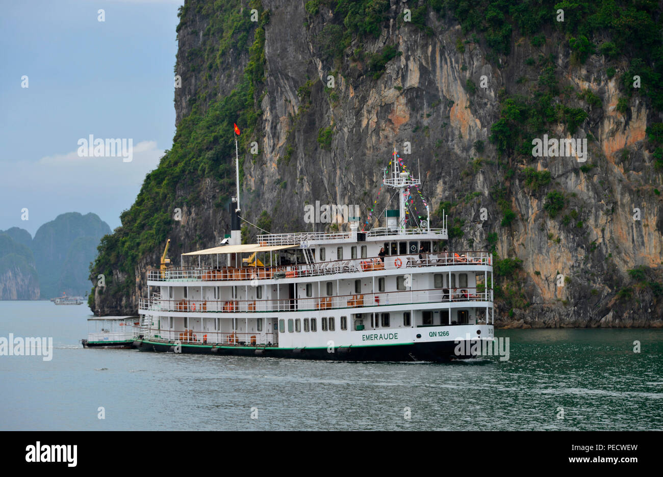 Dschunke, Halong-Bucht, Vietnam Foto Stock