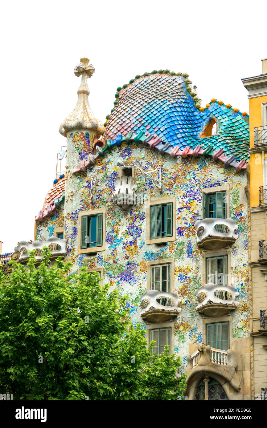 Barcellona Spagna cosmopolita capitale della Spagna Catalogna, è noto per la sua arte e architettura. Il fantastico Sagrada Família chiesa un Foto Stock