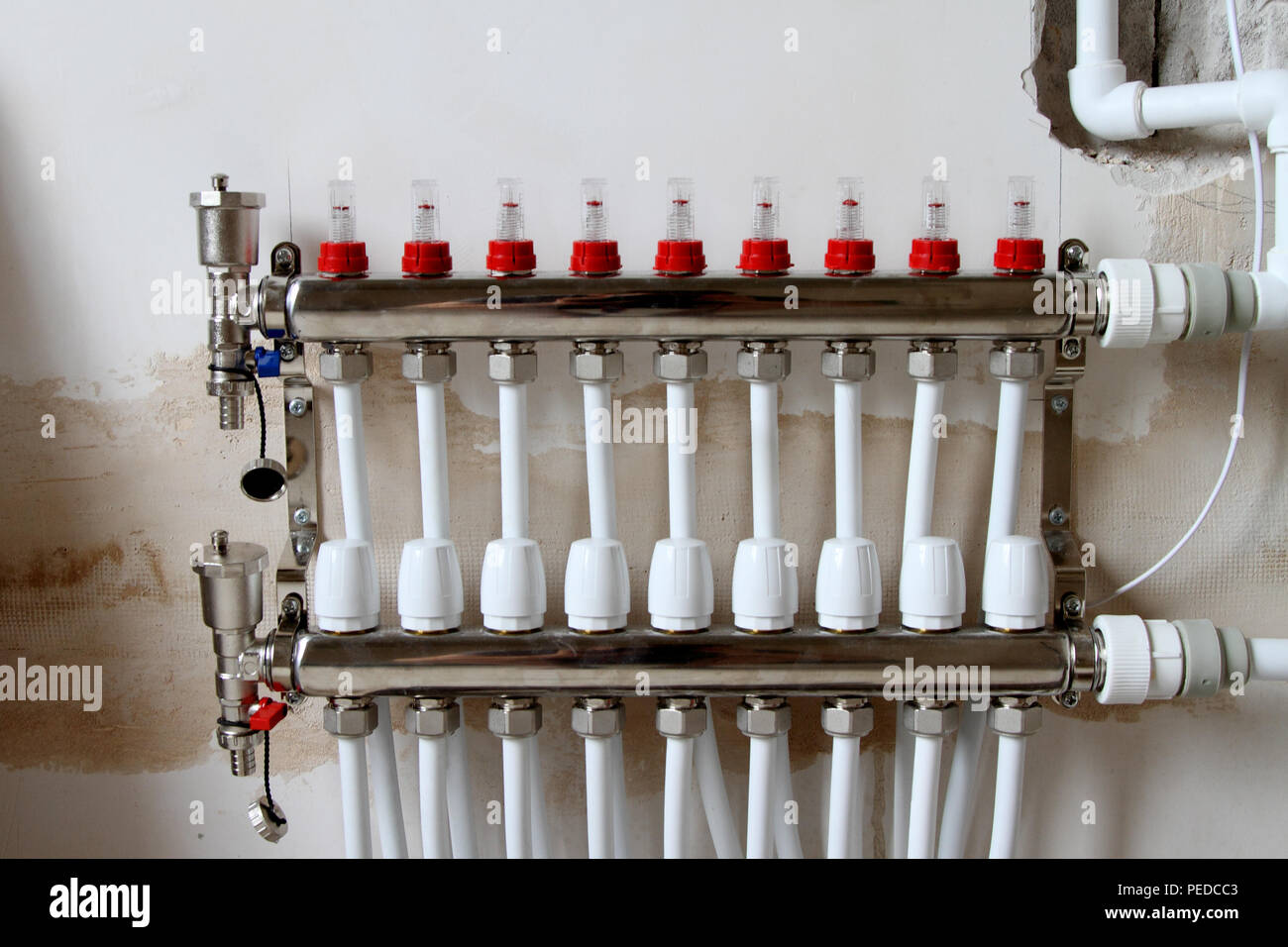 Dispositivo per la distribuzione di acqua calda per il riscaldamento. Foto Stock