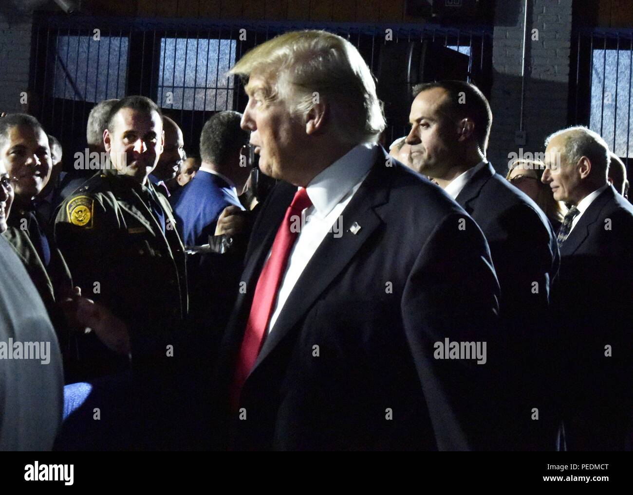 Presidente Donald Trump e Vice Presidente Mike Pence visita il Dipartimento della Sicurezza Interna degli Stati Uniti in Washington, DC, 2017. Gazzetta DHS foto di Barry Bahler. () Foto Stock