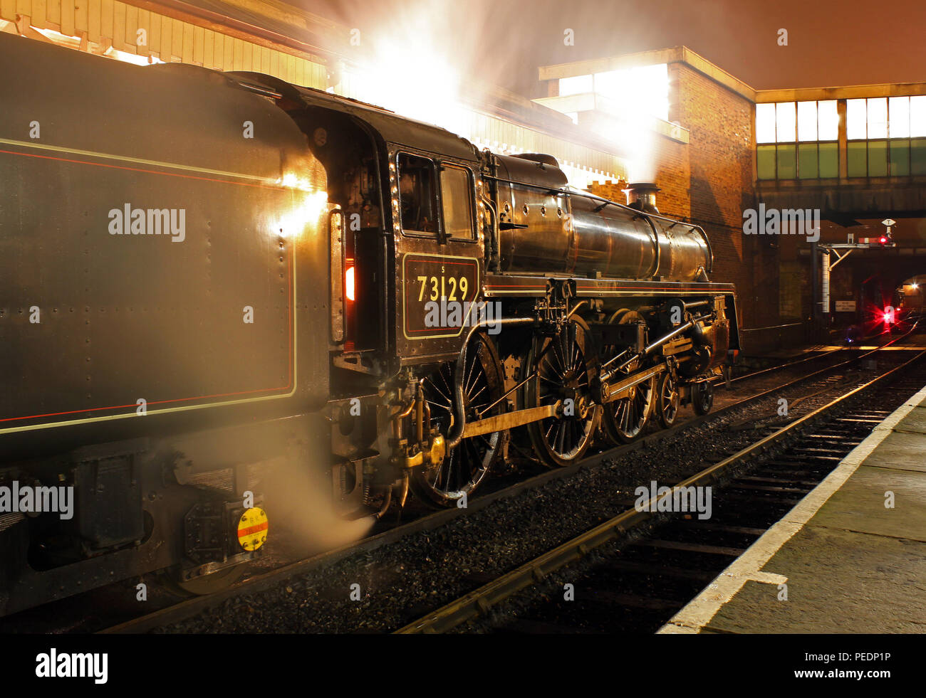 73129 a Bury Bolton Street di notte. Foto Stock