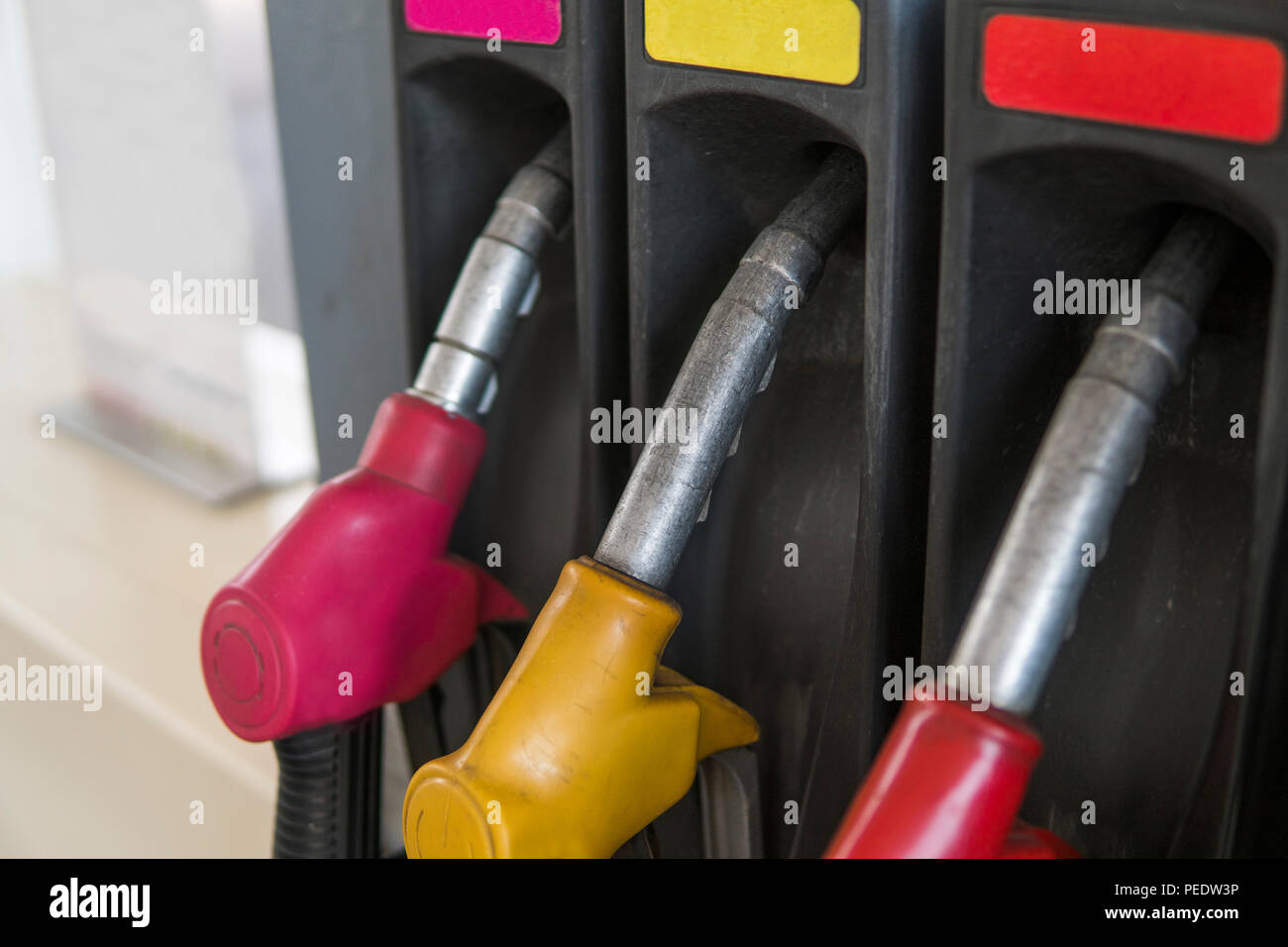 Pistola attacco diam. 25 gasolio bocchetta diam.18