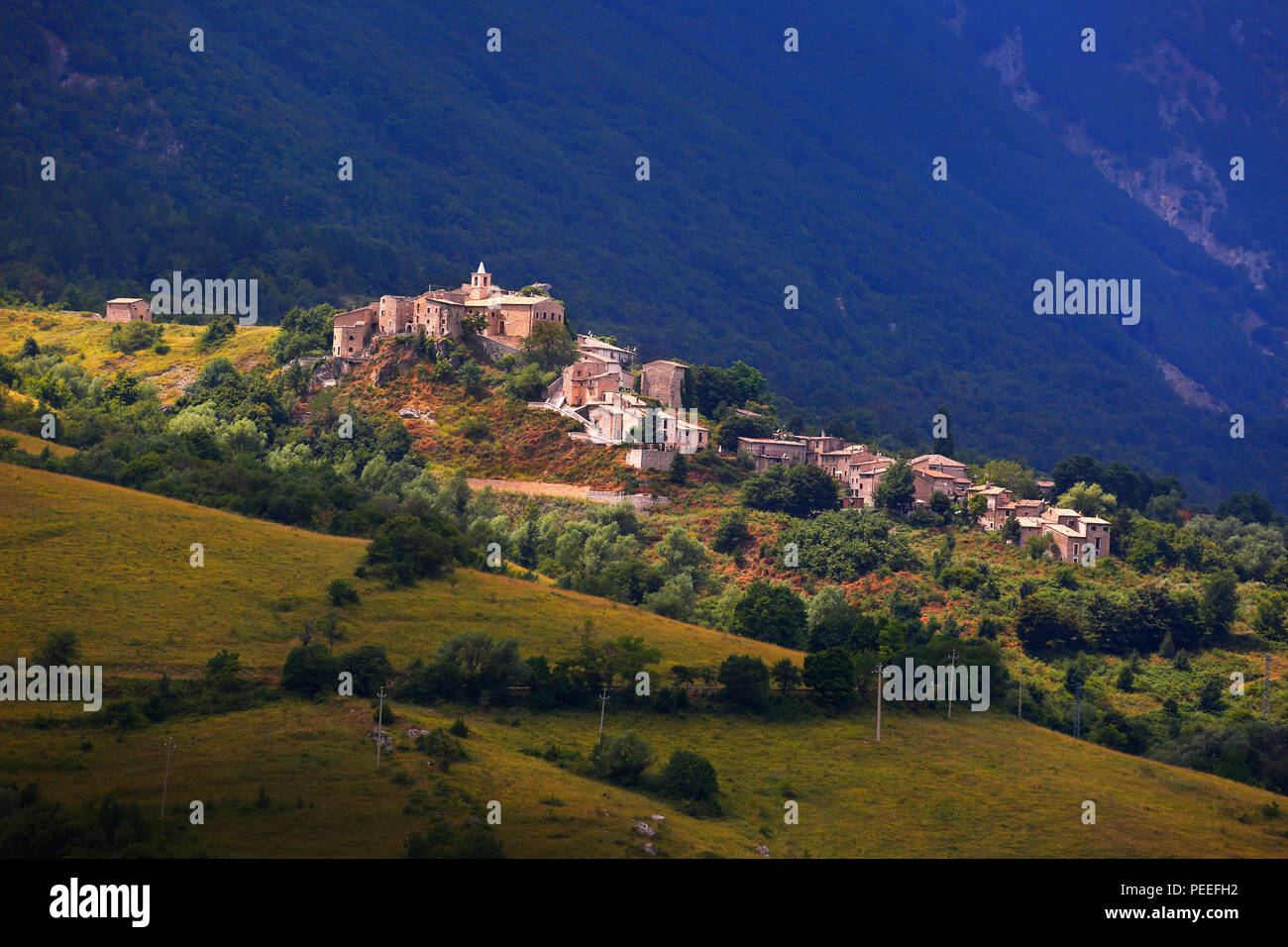 Roccacaramanico nella Maiella montagne, Abruzzo, Italia. Foto Stock