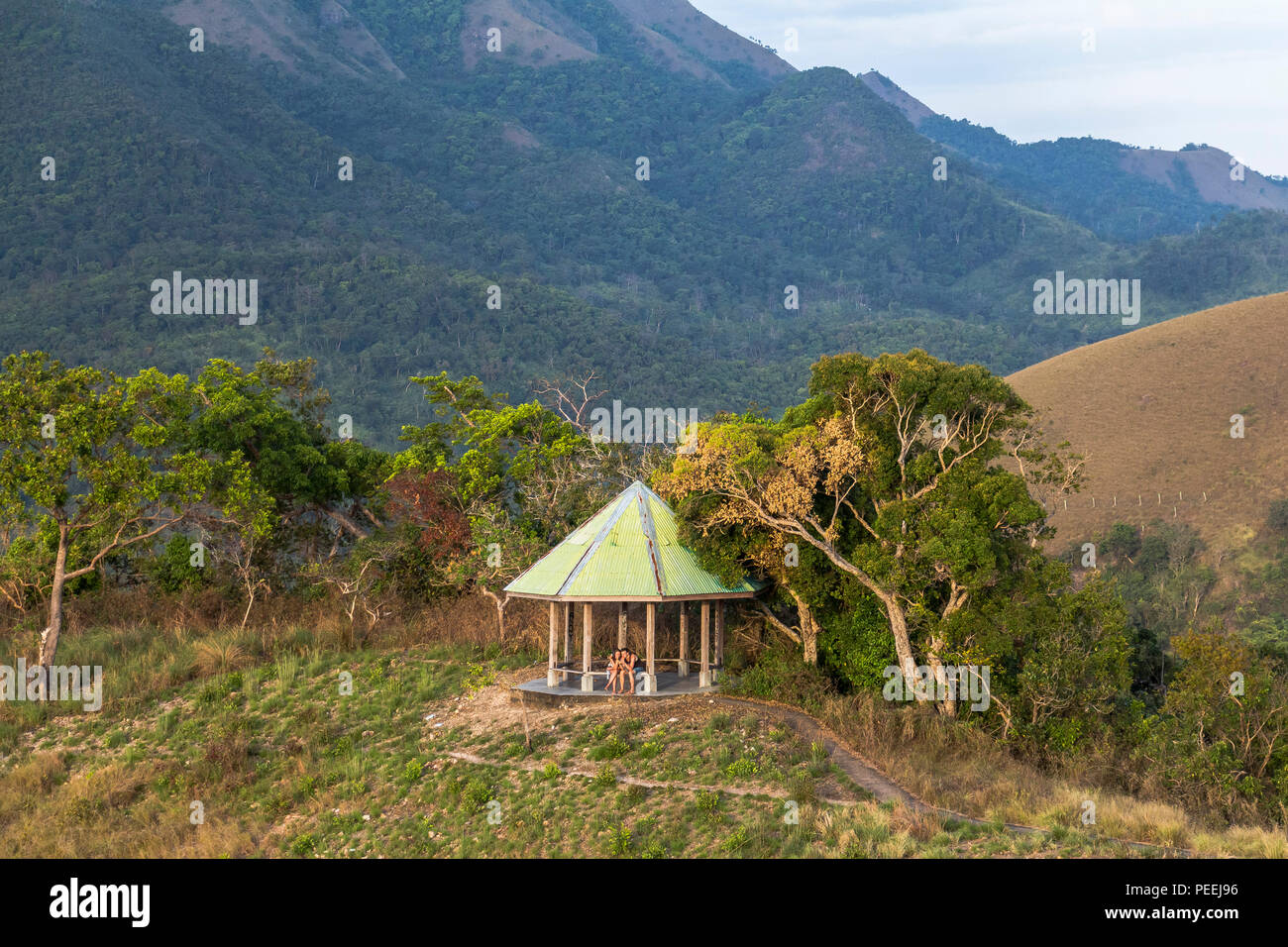 Piccola capanna nel paesaggio filippino di Coron Foto Stock