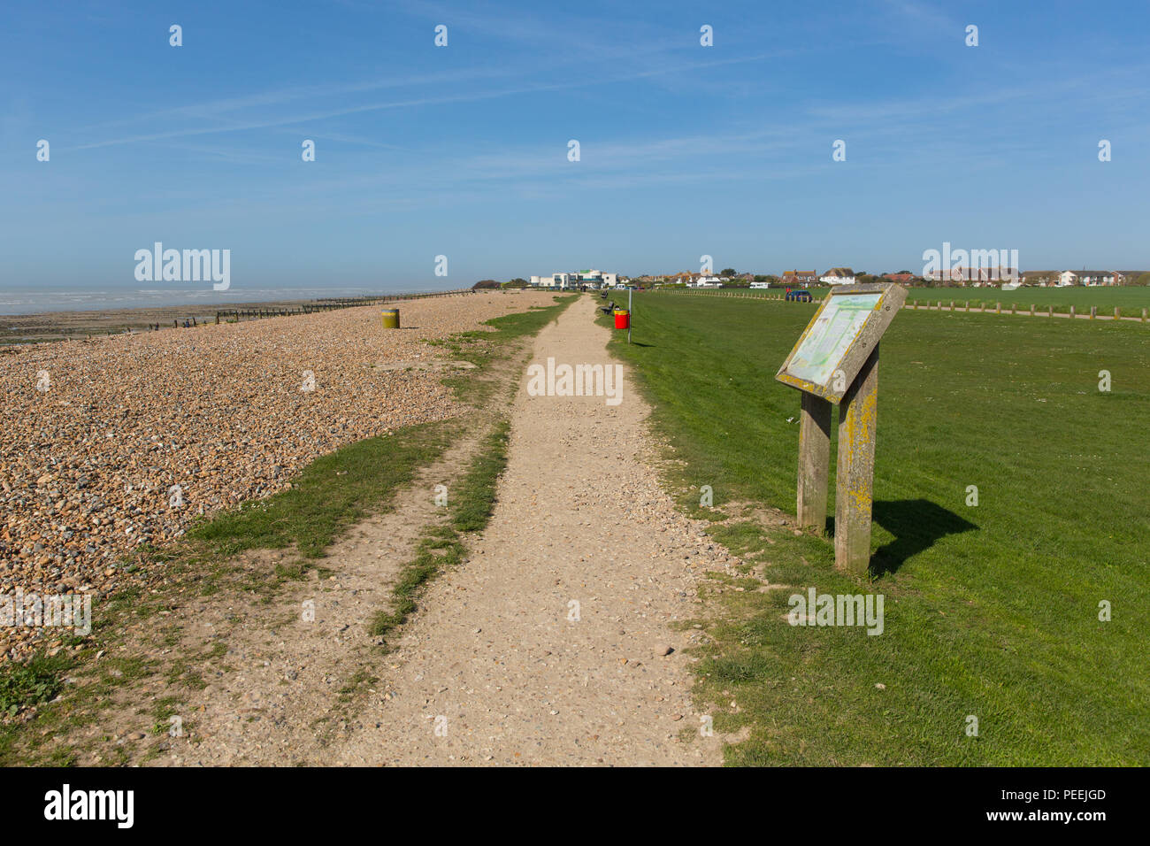 Sentiero costiero Angmering-su-Mare spiaggia vicino a Worthing West Sussex England Regno Unito vicino Kingston Foto Stock