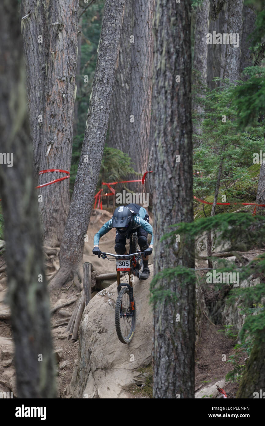 Claire Buchar (CAN) racing per il secondo posto al Crankworx Garbanzo DH evento, Whistler, BC, Canada. Agosto 14, 2018. Foto Stock
