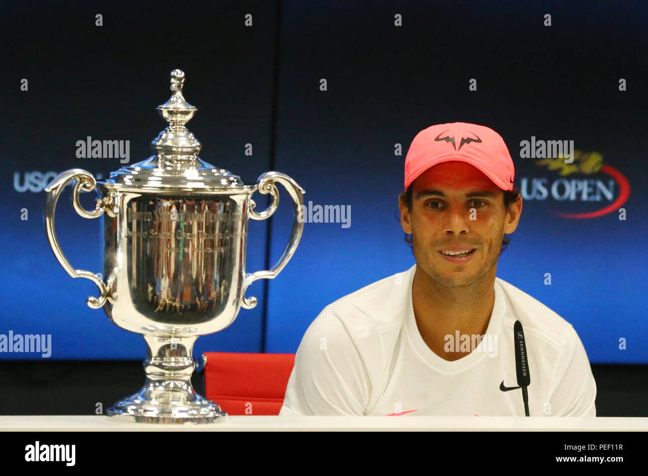 US Open 2017 campione Rafael Nadal di Spagna durante la conferenza stampa dopo la sua partita finale vittoria contro Kevin Andersen in Billie Jean King National Foto Stock