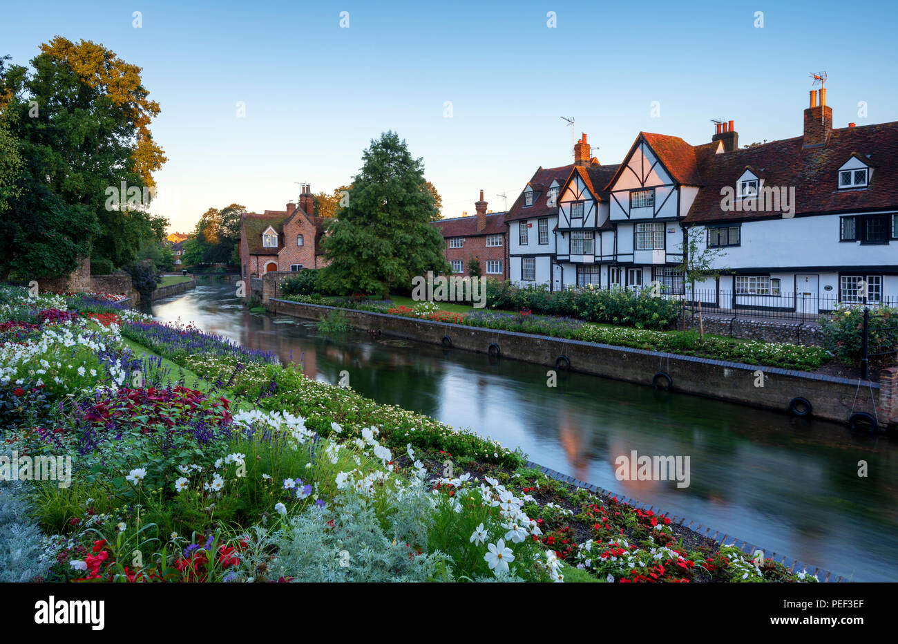 La bellissima Westgate giardini nella città medievale di Canterbury. Foto Stock