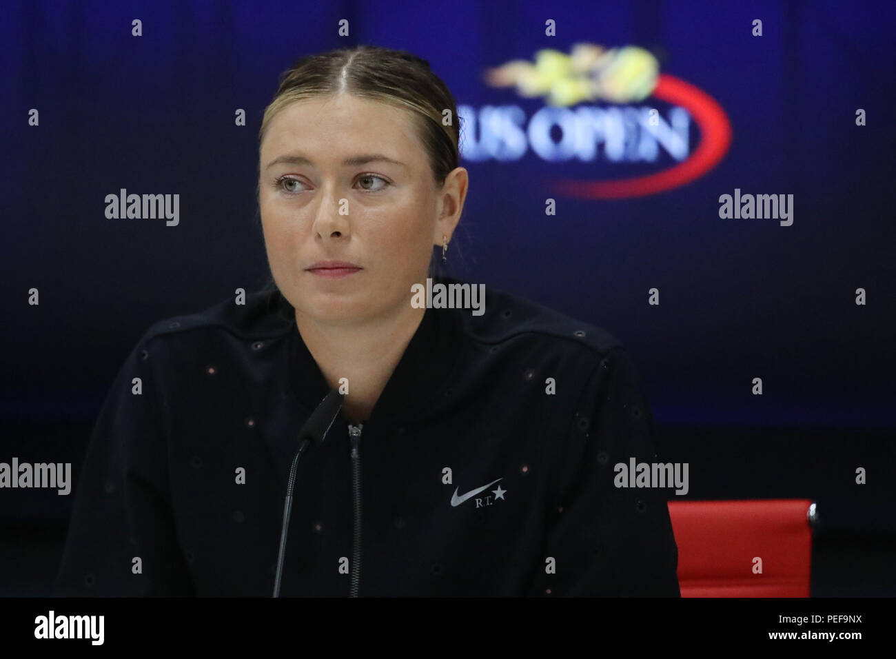 Cinque volte il Grand Slam Champion Maria Sharapova della Russia durante la conferenza stampa dopo la sua US Open 2017 terzo round match Foto Stock