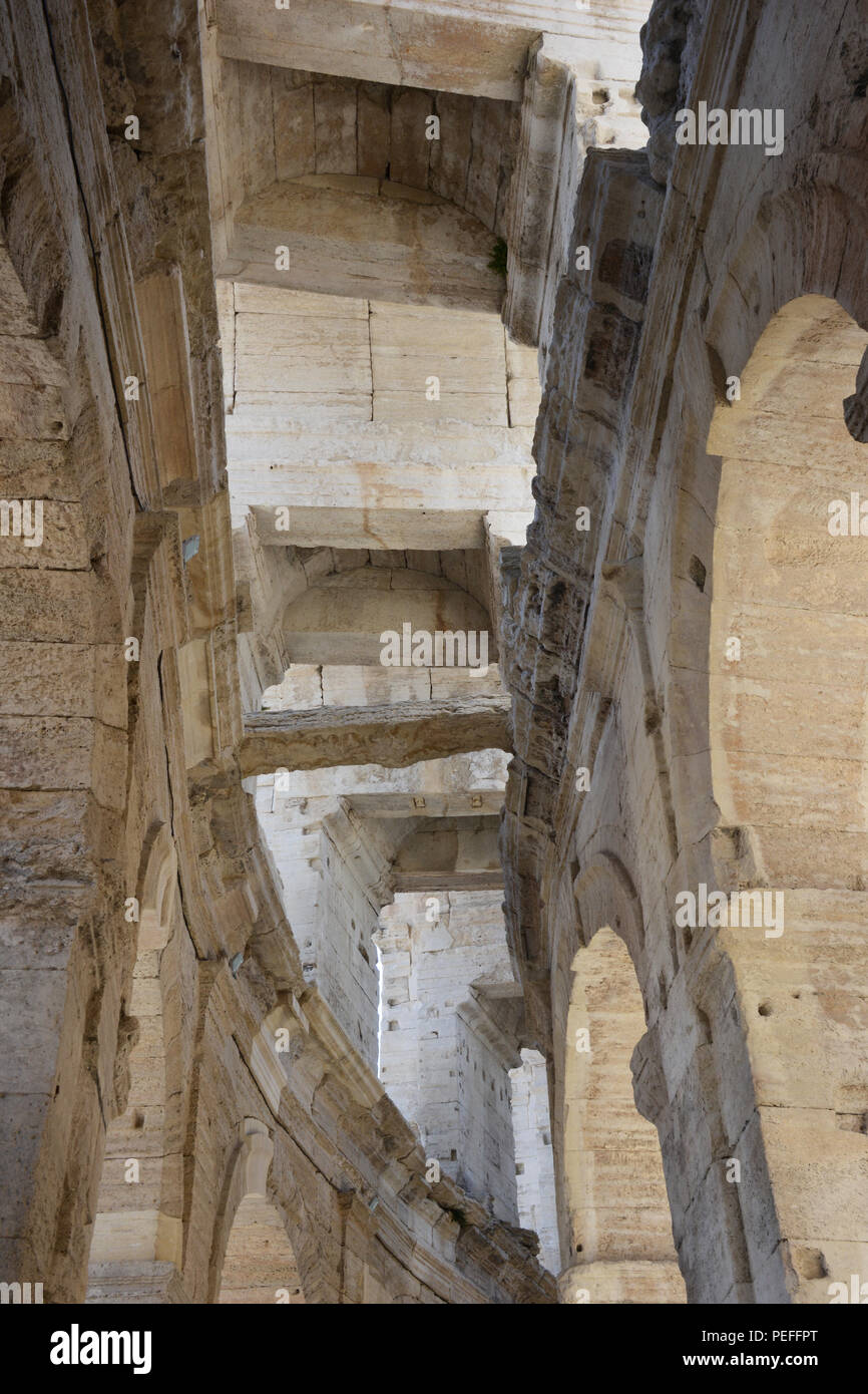 L'arena romana, Arles, nel sud della Francia Foto Stock