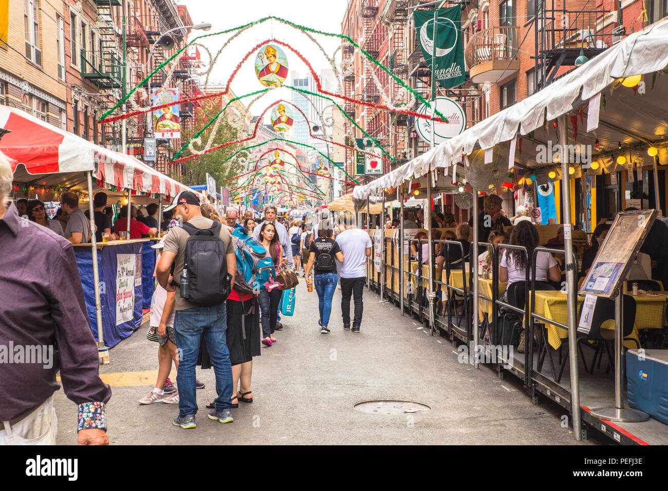 La città di New York New York - 21 Settembre 2017: Vista della città di New York Little Italy nel centro di Manhattan della festa annuale di San Gennaro con cibo v Foto Stock