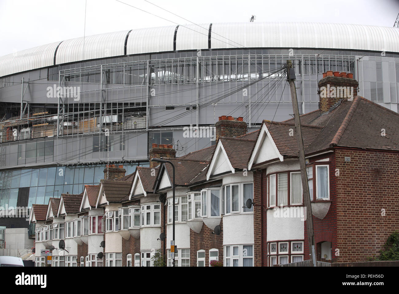 Londra, Regno Unito. Il 15 agosto 2018. Tottenham di muoversi nel loro nuovo stadio è stato rinviato almeno fino alla fine di ottobre come la terra non sarà finito in tempo. Ruote dentate sono ora esplorando la possibilità di rinviare la loro casa il match contro il Manchester City il 28 ottobre come loro casa provvisoria Wembley è già prenotato fino a tale data. Il £850milioni di terreno era stato originariamente previsto per essere pronto per lo scontro con il Liverpool il 15 settembre. Credito: Nigel Bowles/Alamy Live News Foto Stock