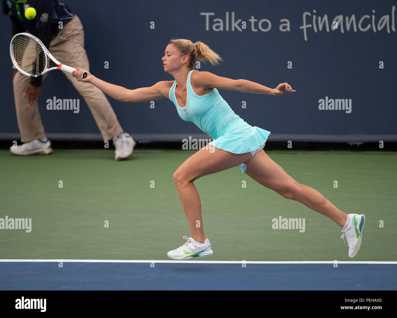 Mason, Ohio, Stati Uniti d'America. Il 15 agosto 2018. Agosto 15, 2018: Camila Giorgi (ITA) perde a Madison tasti (USA) 6-2, 6-2, all'occidentale e meridionale essendo aperto ha giocato al Lindner Family Tennis Center di Mason, Ohio. © Leslie Billman/Tennisclix/CSM Credito: Cal Sport Media/Alamy Live News Foto Stock