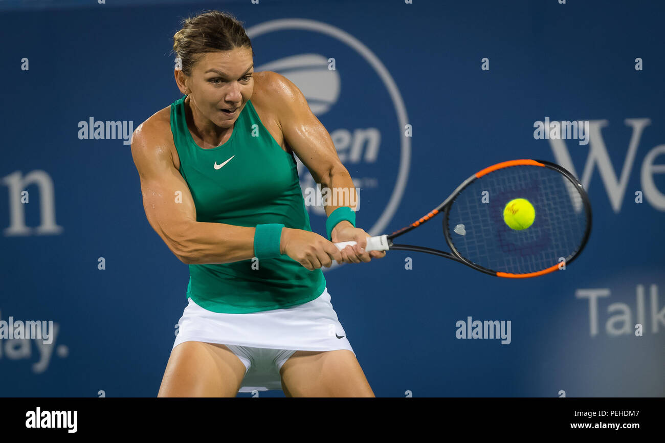 Agosto 15, 2018 - Simona Halep della Romania in azione durante il suo secondo tondo corrisponde al 2018 Western & Southern Open WTA Premier 5 torneo di tennis. Cincinnati, Ohio, Stati Uniti d'America. Il 15 agosto 2018. Credit: AFP7/ZUMA filo/Alamy Live News Foto Stock