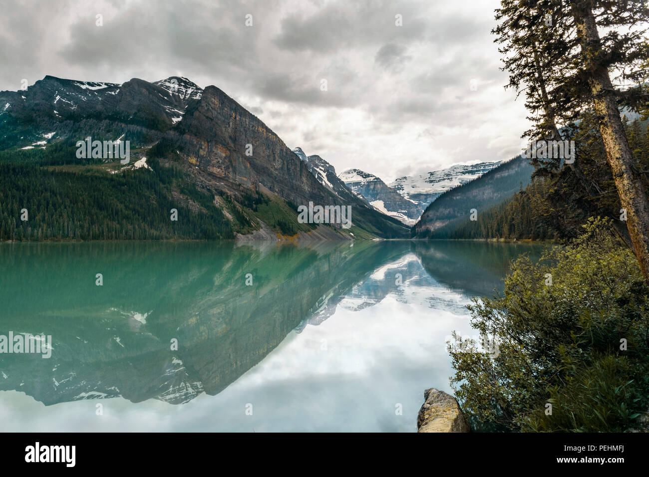 Il Lago Louise, il Parco Nazionale di Banff, Alberta Canadian Rockies, Canada Foto Stock