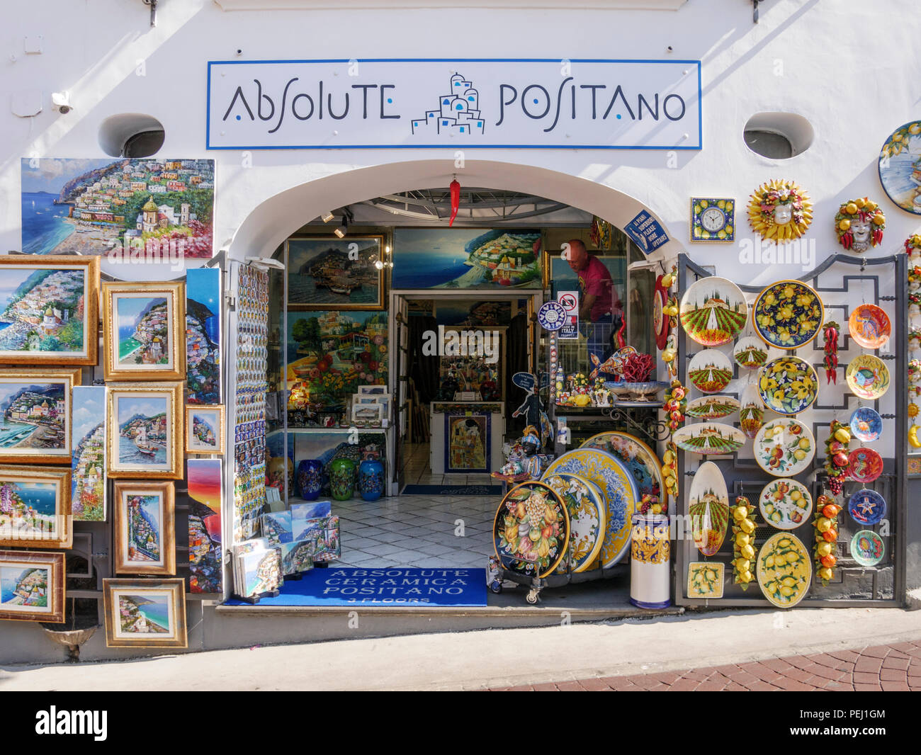 Negozio di ceramica a Positano Italia Foto stock - Alamy