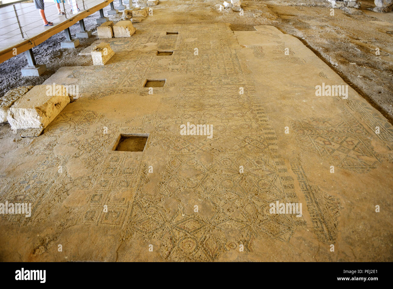 Il mosaico pavimentale risalente al IV secolo d.c. presso la Basilica in soli (Soloi), Repubblica Turca di Cipro del Nord Foto Stock