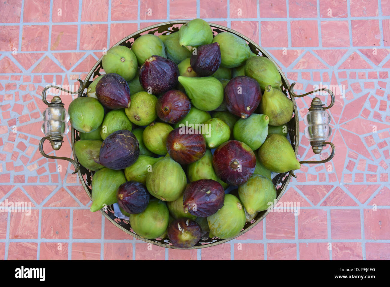 L Italia frutto tipico della stagione estiva assortimento di figg Foto stock Alamy