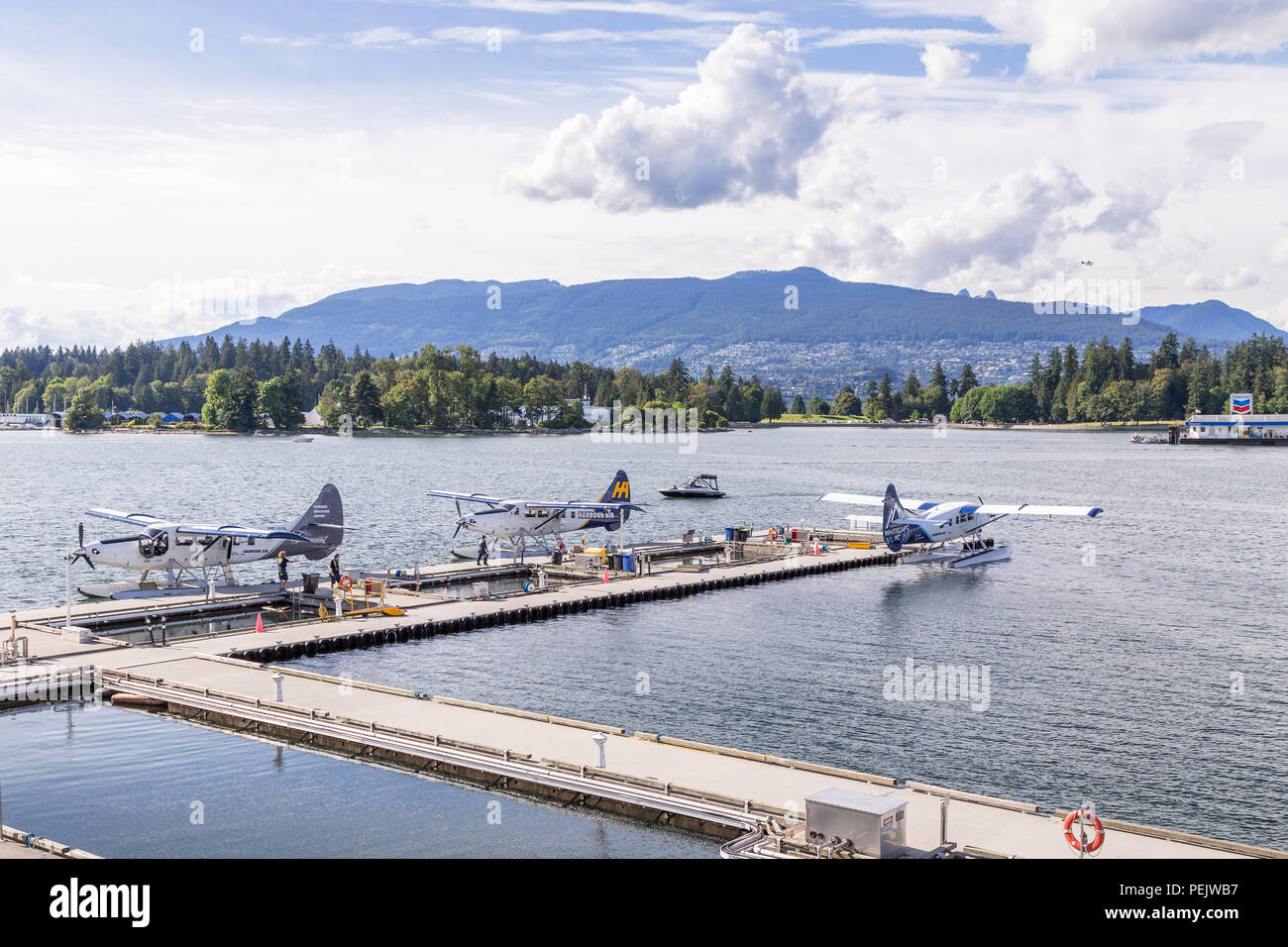 VANCOUVER, BC, Canada - Giugno 06, 2016: Porto aria Dehavilland lontre in Vancouver di Coal Harbour. Foto Stock