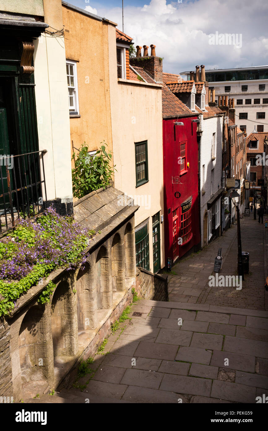Regno Unito, Inghilterra, Bristol, fasi di Natale, alms collector's nicchie sopra le fasi Foto Stock