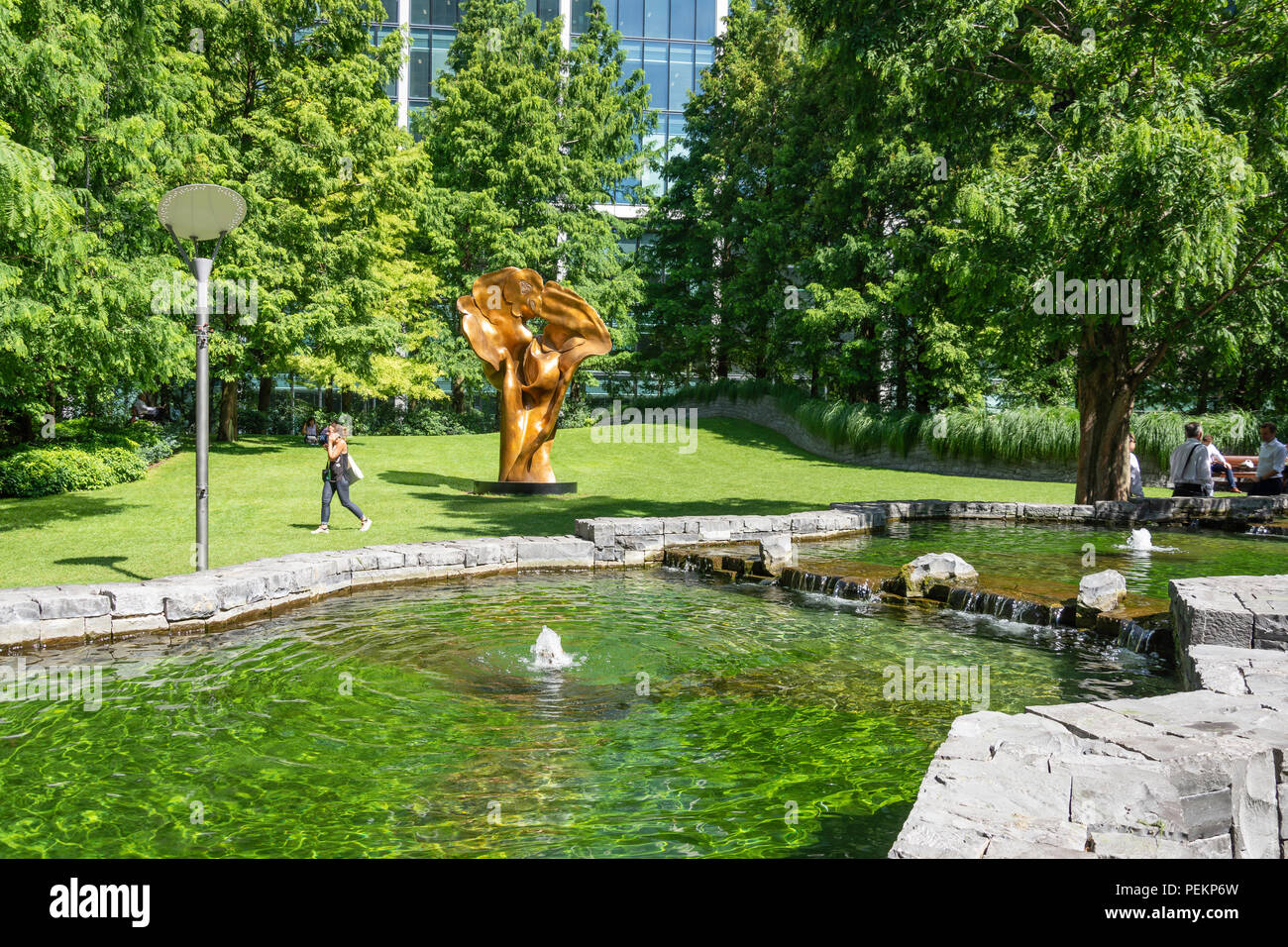 Fontane nel parco del Cinquantenario, Canary Wharf, London Borough of Tower Hamlets, London, Greater London, England, Regno Unito Foto Stock