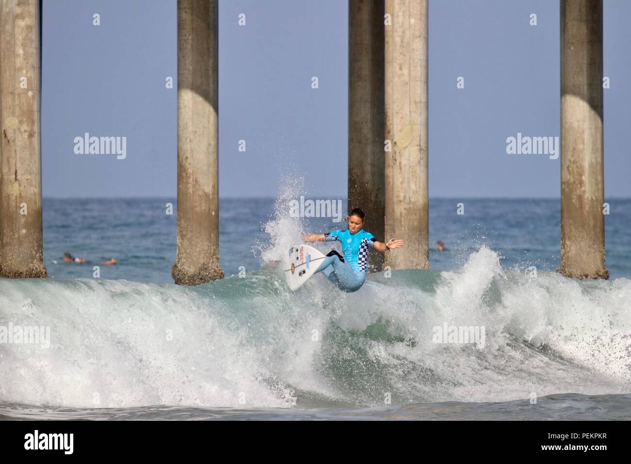 Sally Fitzgibbons competere nel US Open di surf 2018 Foto Stock