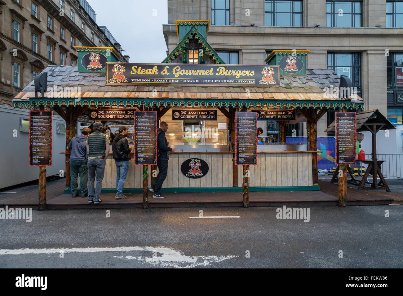 Bistecca Angus e Gourmet Burger stallo a George Square durante i Campionati Europei 2018. Foto Stock
