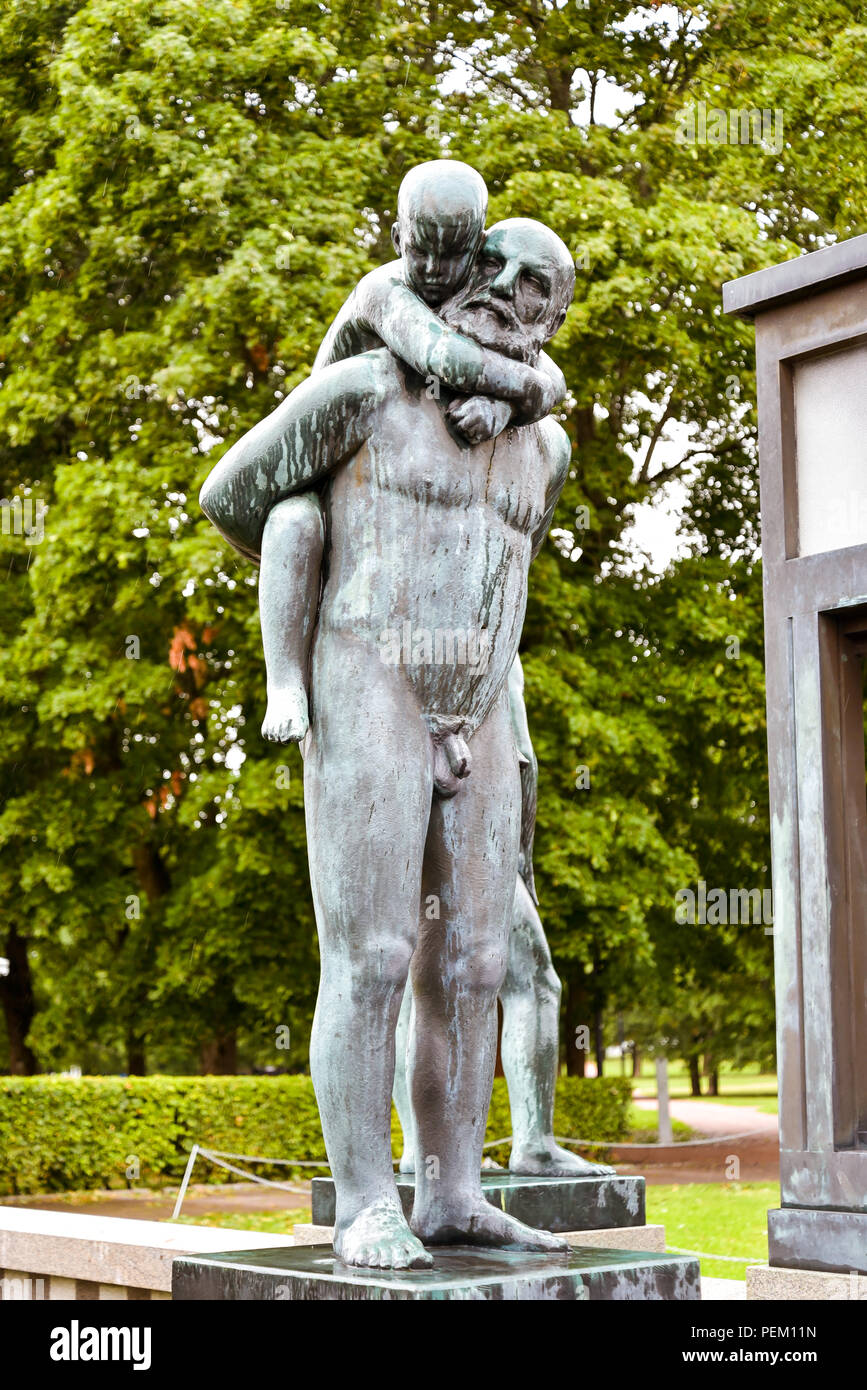 Oslo, Norvegia - Agosto 12, 2018: sculture di Gustav Vigeland (1869-1943), celebre scultore norvegese, Frogner Park, Oslo. Foto Stock