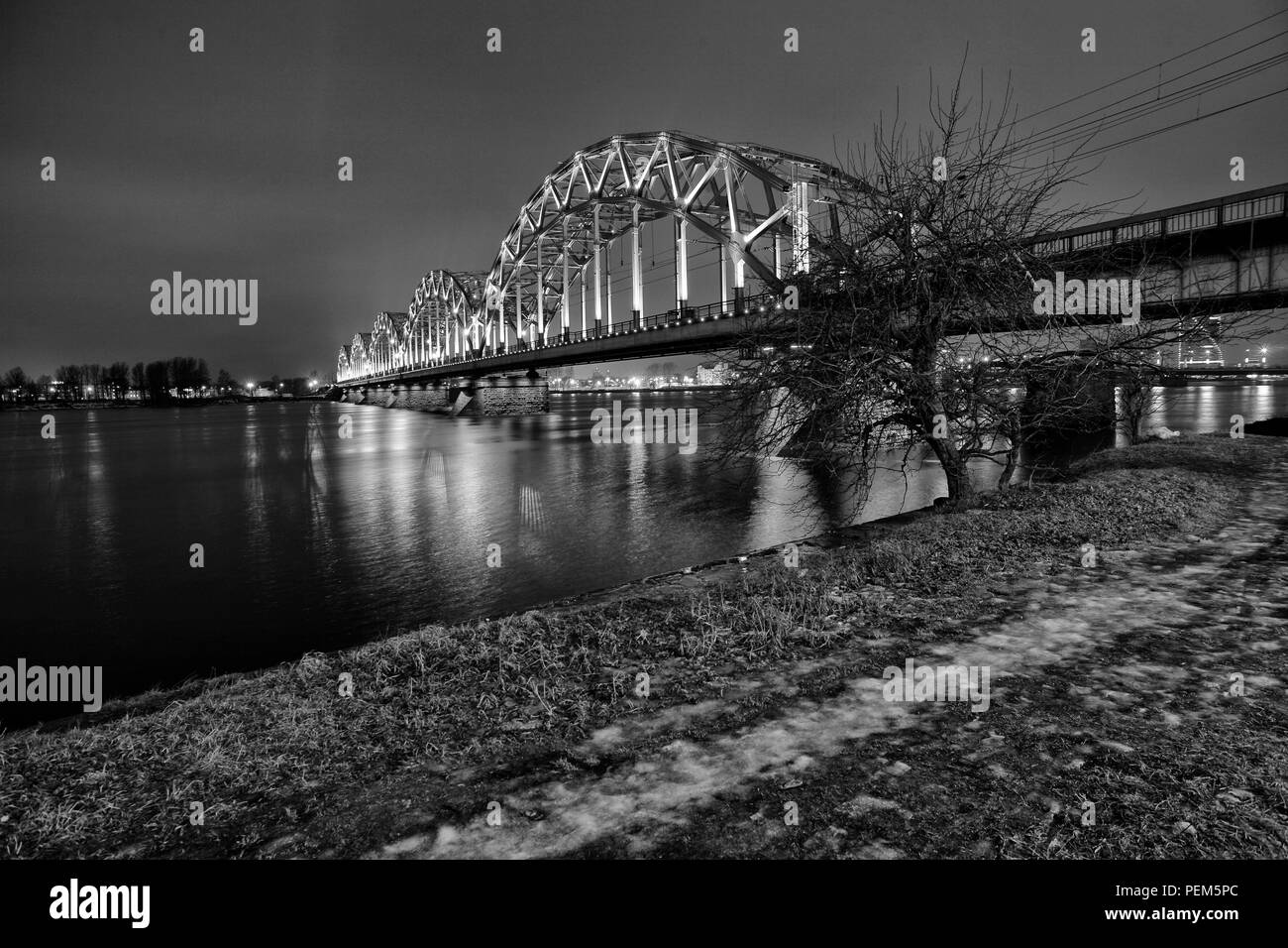 Il ponte ferroviario, Riga Foto Stock