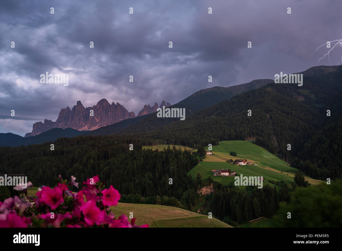 Tempesta nelle Dolomiti. Foto Stock