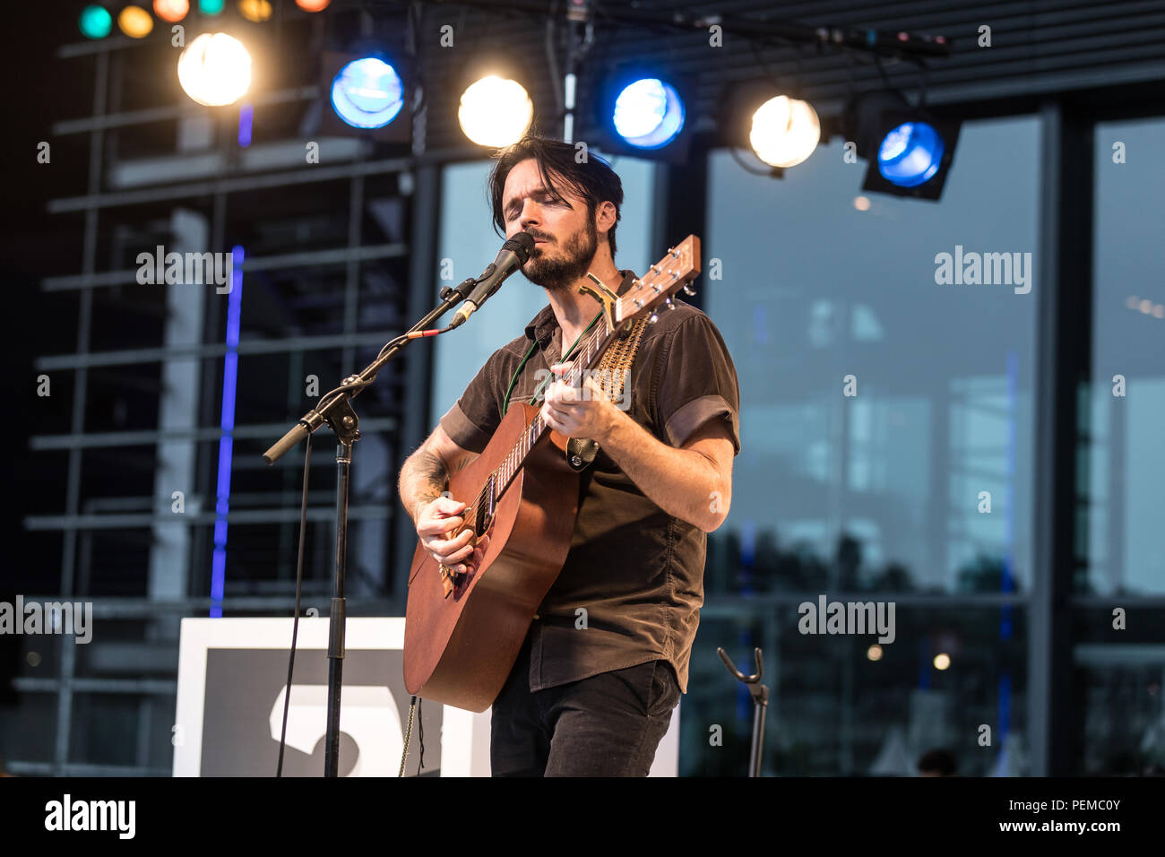 American musicista e cantante KaiL Baxley live presso il ventiseiesimo Blue Balls Festival di Lucerna, Svizzera Foto Stock