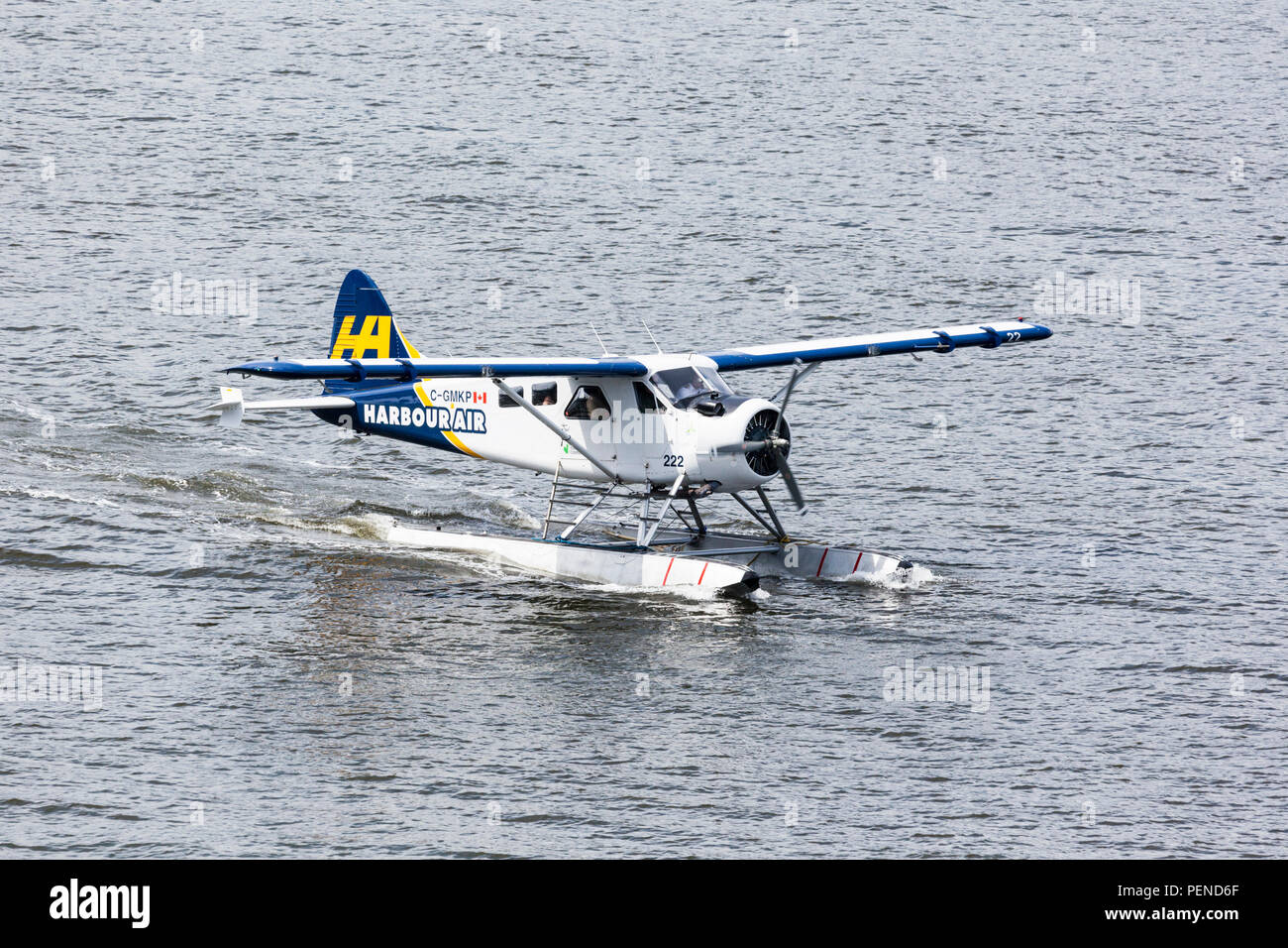 Idrovolante C-GMKP, un De Havilland DHC-2 castoro, tenendo i turisti per una fuga di piacere dal porto di Vancouver, British Columbia, Canada Foto Stock