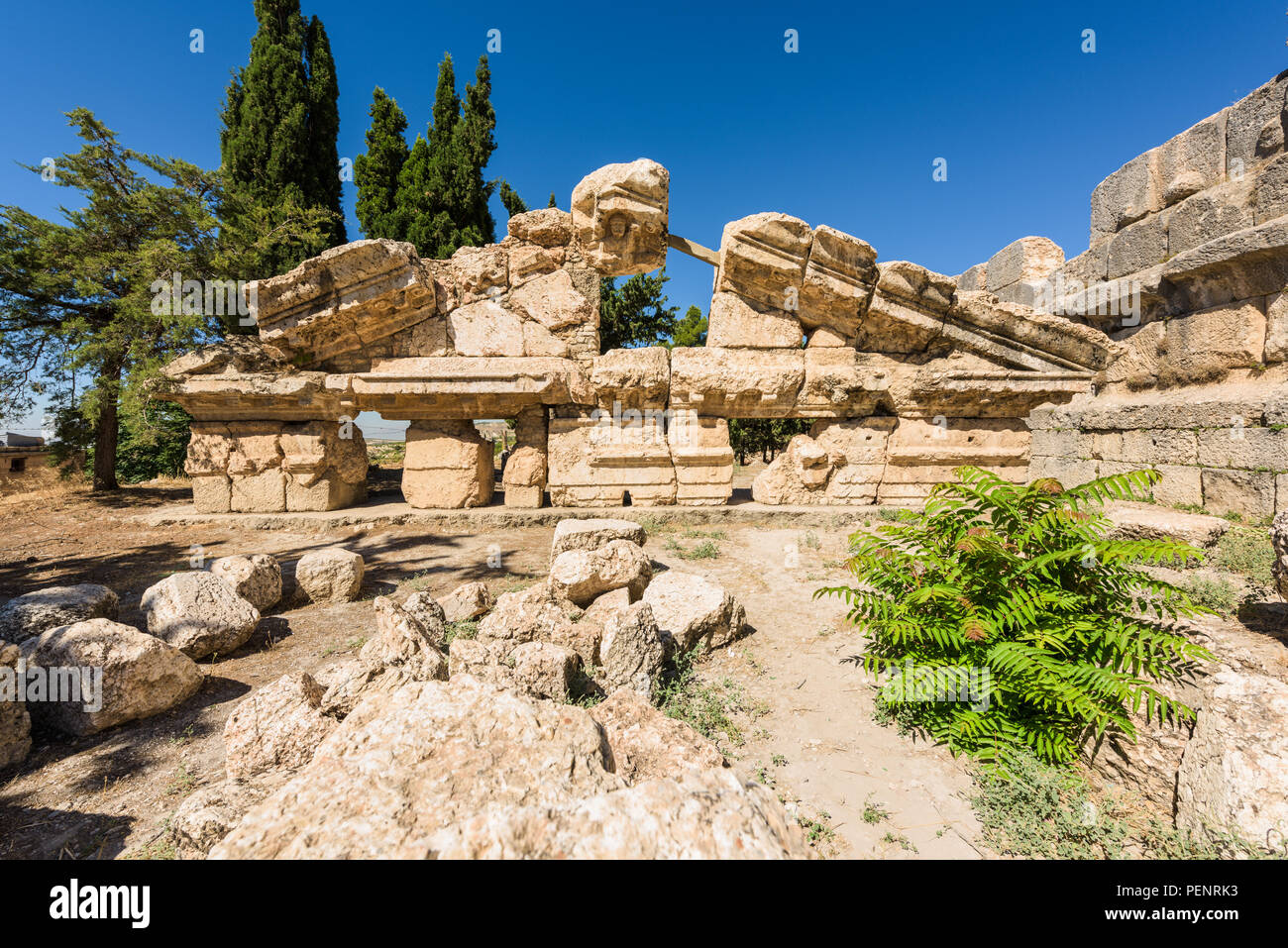 Le rovine di un tempio romano in Kasarnaba, Bekaa Valley, il Libano. Foto Stock