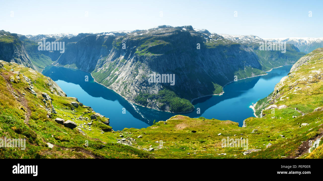 Ringedalsvatnet lago vicino Trolltunga Foto Stock