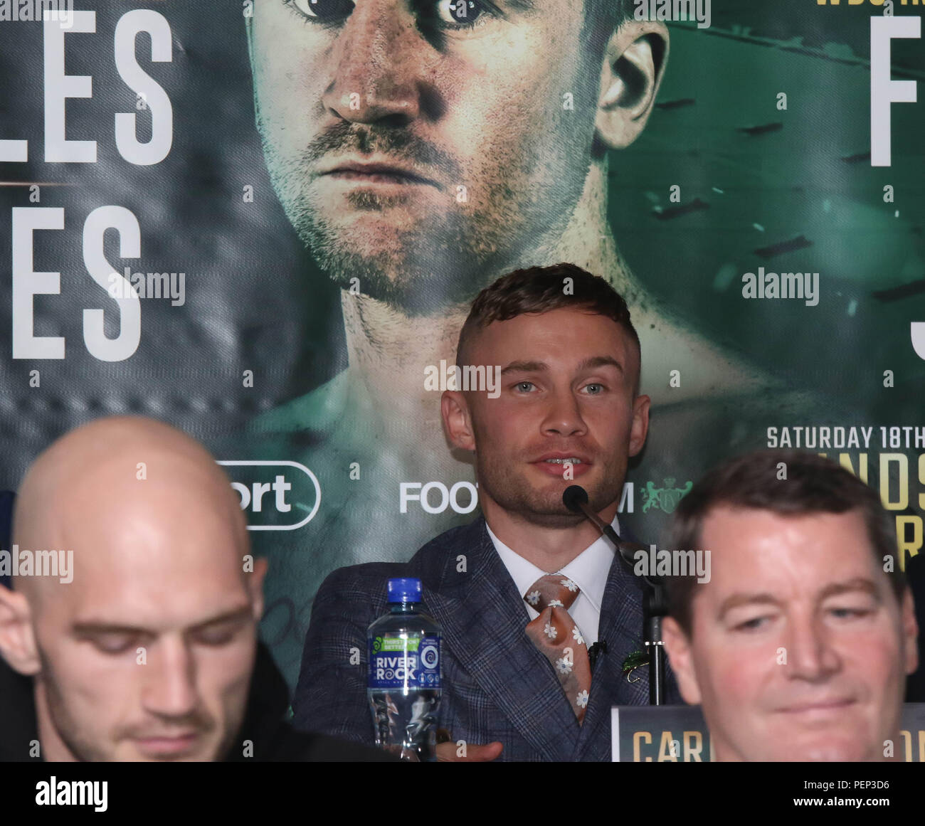 Windsor Park, Belfast, Irlanda del Nord. 16 agosto 2018. Conferenza stampa in anticipo di sabato il grande lotta notte nello stadio di Belfast. Carl Frampton (centro). Credito: David Hunter/Alamy Live News. Foto Stock