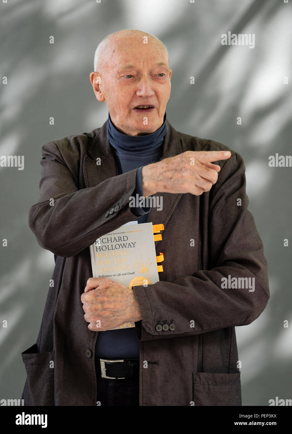 Edimburgo, Scozia, Regno Unito; 16 Agosto, 2018. Nella foto; Richard Holloway, FRSE è uno scrittore scozzese, emittente e chierico. Egli fu Vescovo di Edimburgo dal 1986 al 2000 e Primus della Chiesa Episcopale Scozzese dal 1992 al 2000. Il suo libro "L'attesa per l'ultimo bus' è una riflessione sul sipario finale di mortalità che tutti dobbiamo affrontare. Foto Stock